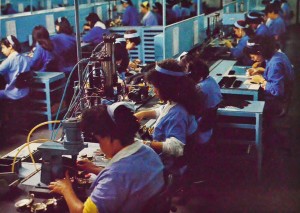 Linha de produção da National/ Panasonic Componentes Eletrônicos do Brasil, 1983 - onde hoje fica o Espaço Cassiano Ricardo.
