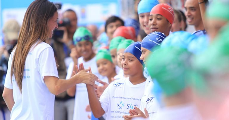 Swim4Change: Peixinhos e Golfinhos