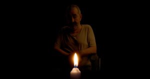 Com quase 80 anos, escritor brasileiro e recordista no Guinness é símbolo de resistência literária