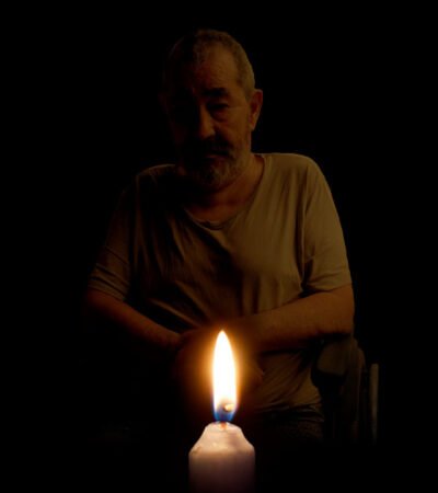 Com quase 80 anos, escritor brasileiro e recordista no Guinness é símbolo de resistência literária